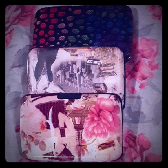 Wallets - Picture 1 of 1